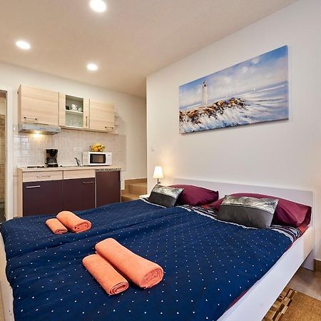 Studio Apartment Bascan Trogir Exterior foto