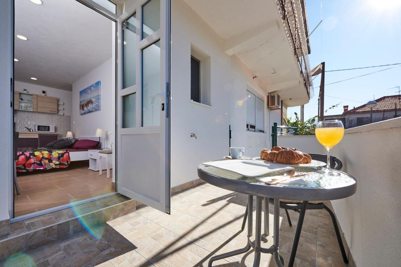 Studio Apartment Bascan Trogir Exterior foto