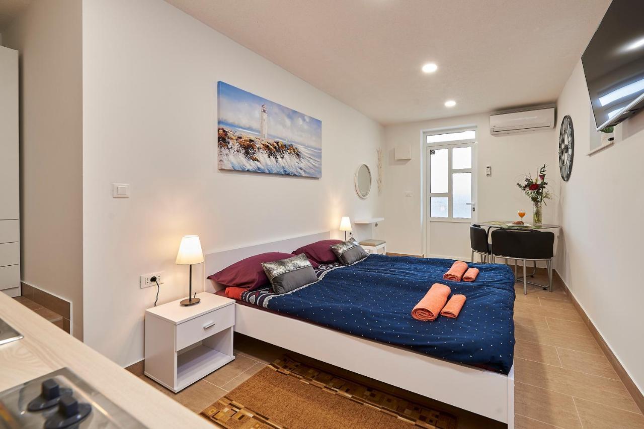 Studio Apartment Bascan Trogir Exterior foto